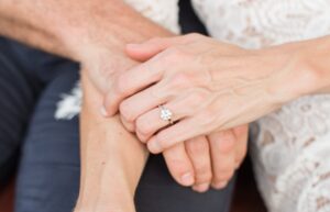 How to buy an engagement ring without going into debt?